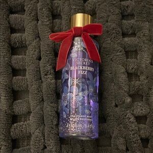 Victoria's Secret Blackberry Fizz Fragrance Mist - Purple & Gold with Red Bow
